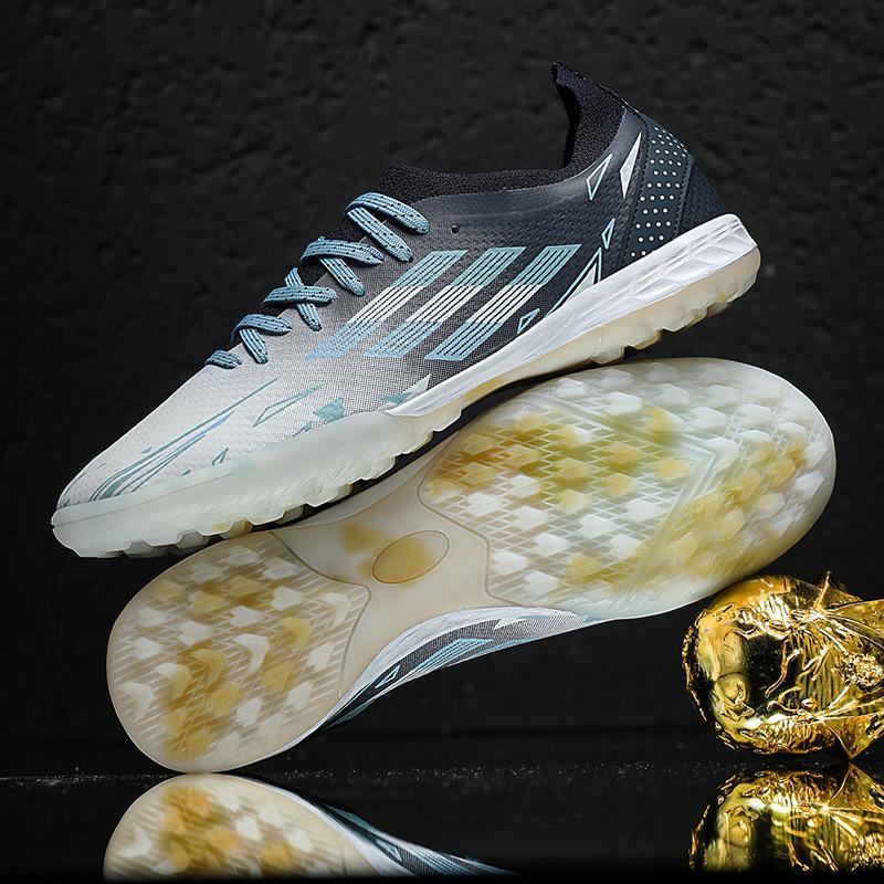 Colorful Electroplated Bottom Couple Teen Student Game Training TPU Seamless Low-top Football Shoes