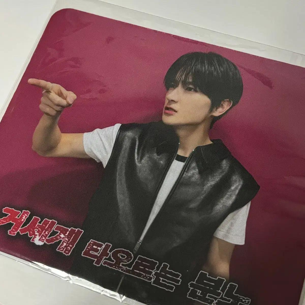 

Theboyz Ёкчогён Коврик для мыши Хёнджэ