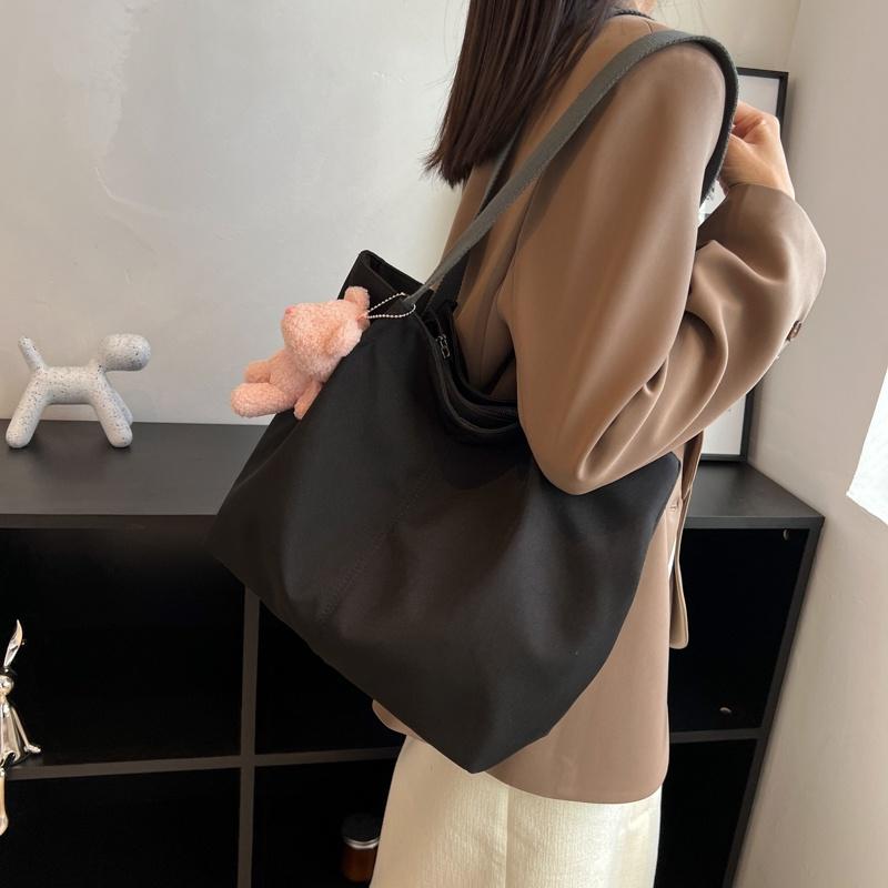 IELGY Versatile Solid Color Small Fresh Japanese Fashion Shoulder Bag Women