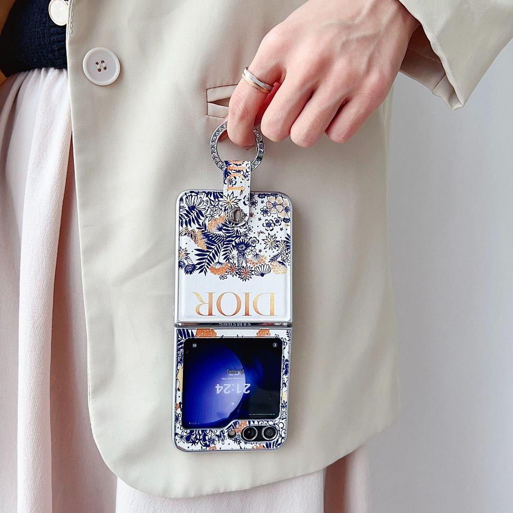 Samsung Z Flip 7 Trendy Forest Ring Phone Case - Fashionable Protective Cover for Z Flip 5