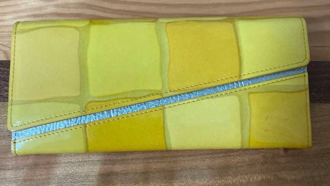 

[USED] Diamond wallet Yellow