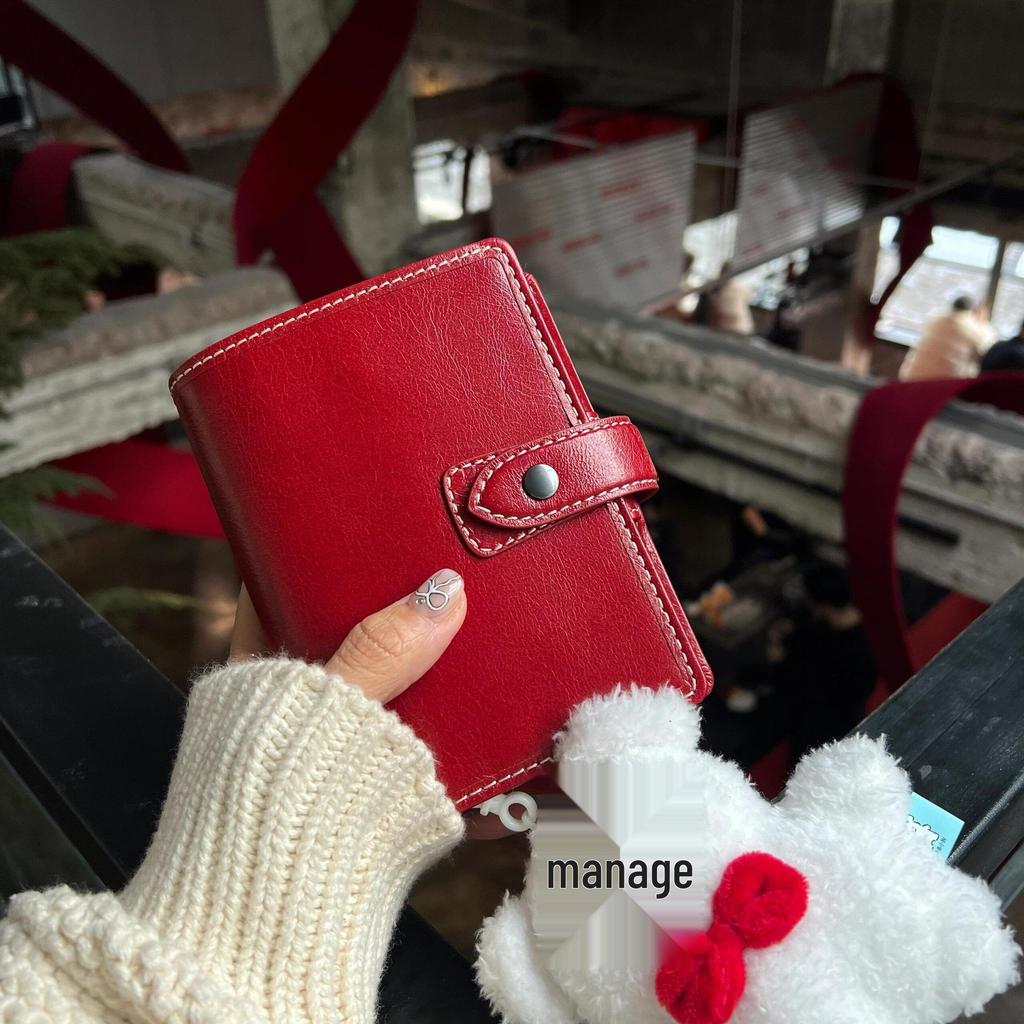 Hnědý kožený diářový kroužkový pořadač s vyjímatelným zápisníkem a kapesním deníkem