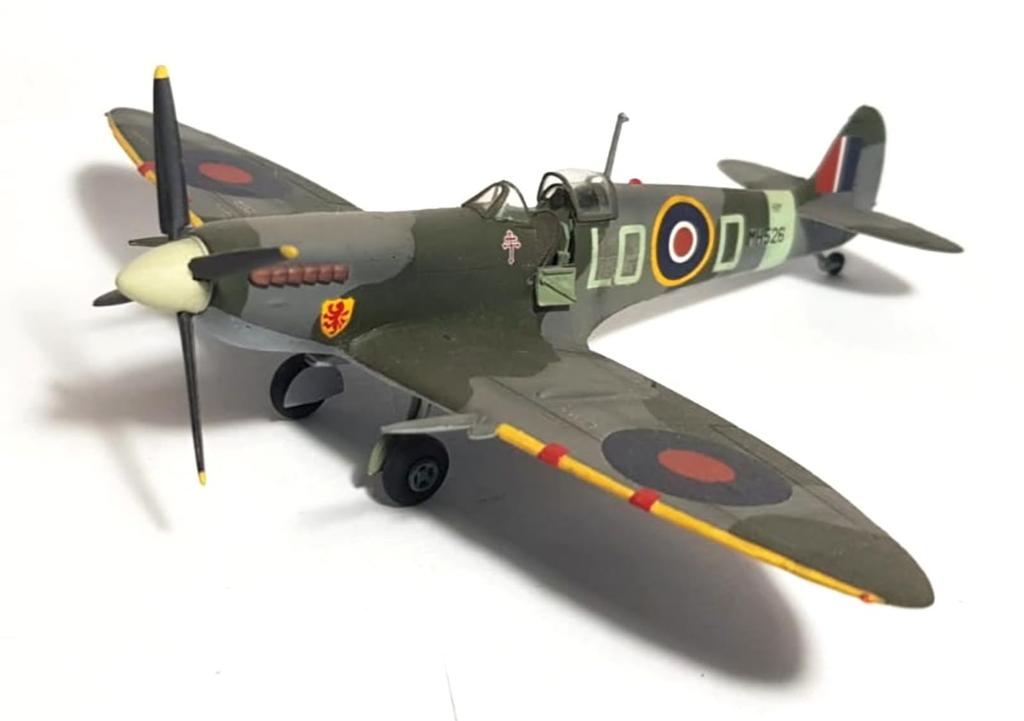 Platz Italeri 1/72 WWII British Fighter Spitfire Mk.IX Plastic Model Kit IT0094 (Airplane)