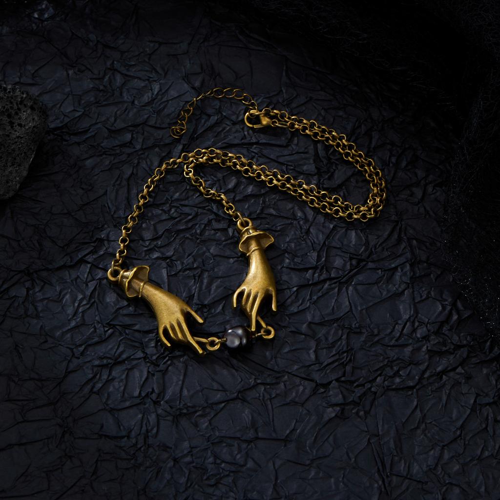 European and American Retro Witchcraft Chain Necklace Gothic Magic Hand Personalized Hip-hop Party Halloween Accessories Zircon