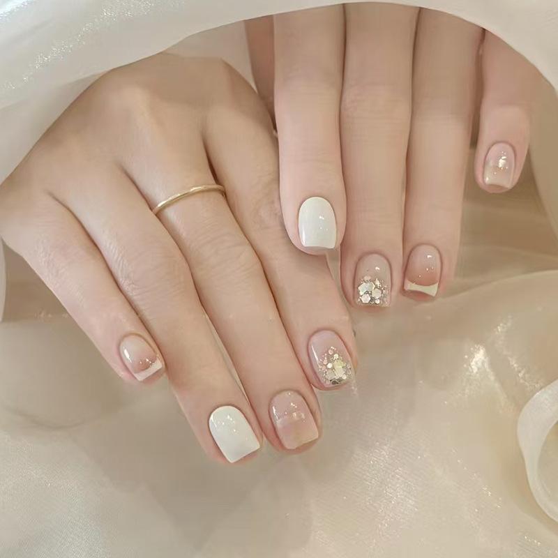 Champagne Fine Flash Milk White French Gradual Change Temperament Sweet Fake Nails Removable Manicure Tablets 24 Pieces