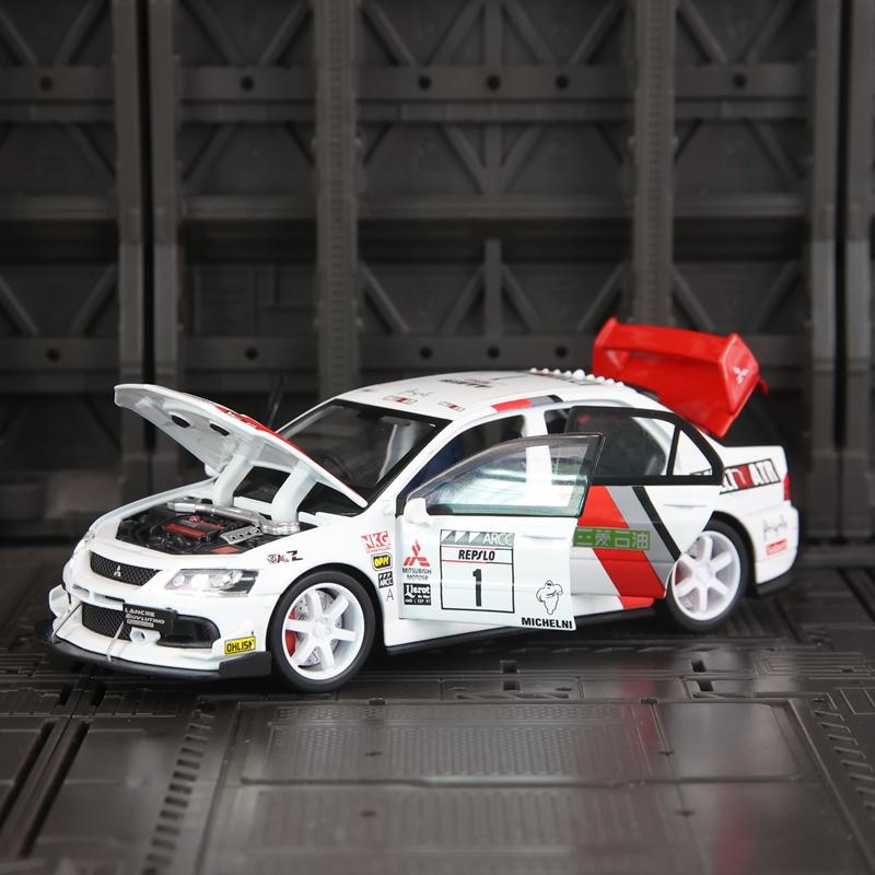 

1:32 Mitsubishi 9th generation EVO alloy car model, doors and engine hood, trunk can be opened rich details, fine workmanship