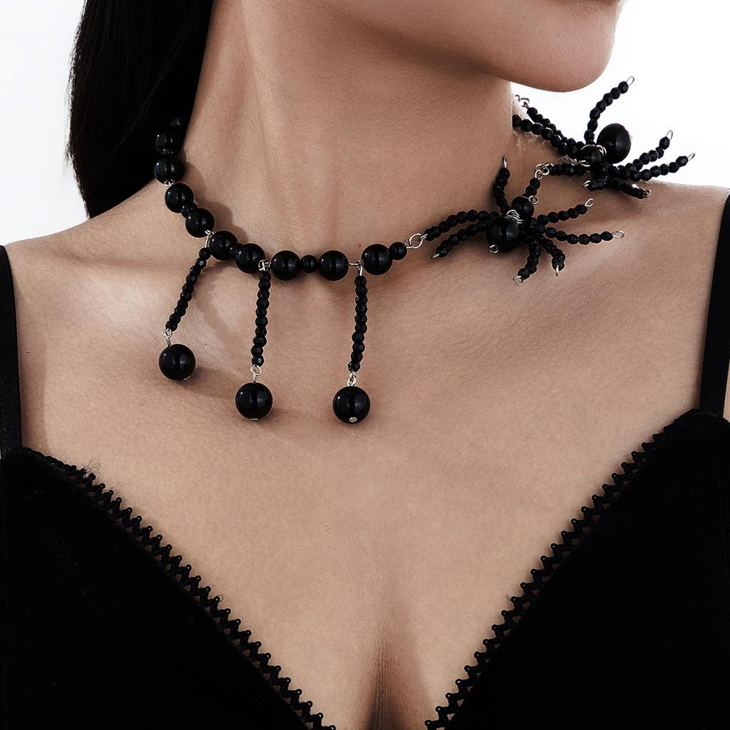 Gothic Dark Wind Crystal Spider Necklace Halloween Punk Exaggerated Imitation Pearl Beaded Collarbone Chain