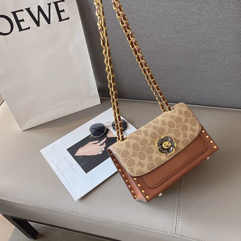 Detail-Shoulder Bag for Women with Chain Designer Crossbody Bags Sophisticated Elegant Fashionable