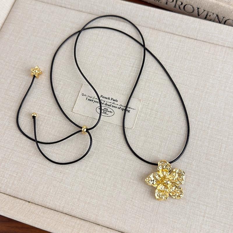 Simple Metal Flower Pendant Long Adjustable Snake Chain Rope Chains Necklace For Women Exquisite On The Neck Accessories Gift