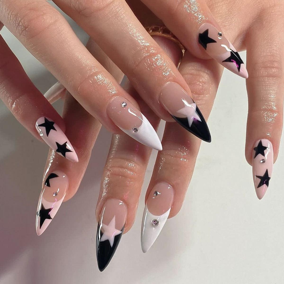 

Almond-Shaped Black & White French Pink Star Wearable Nails