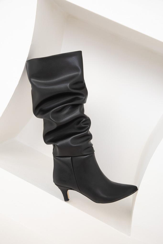 Moderne, stilvolle Modestiefel für Damen, Stiefel aus Kunstleder, Wildleder, schwarze Wildlederstiefel