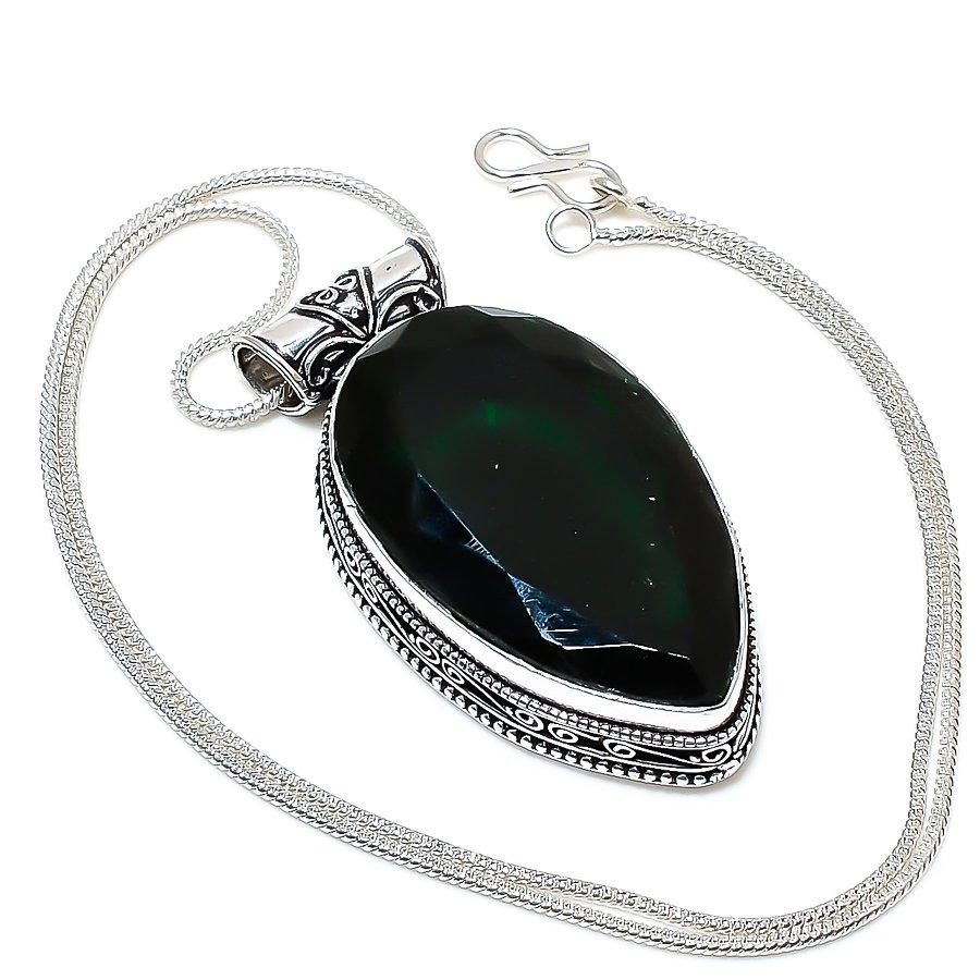 

Vintage Chrome Diopside Gemstone Handmade Jewelry Pendant 2.21 SR-5050
