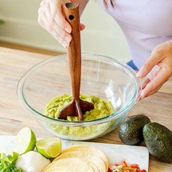 Wooden Meat Masher Potato Crusher Heavy-Duty Mincing Tool for Ground Meat Burgers Vegetables BPA-Free Essential Kitchen Utensil for Home Cooking