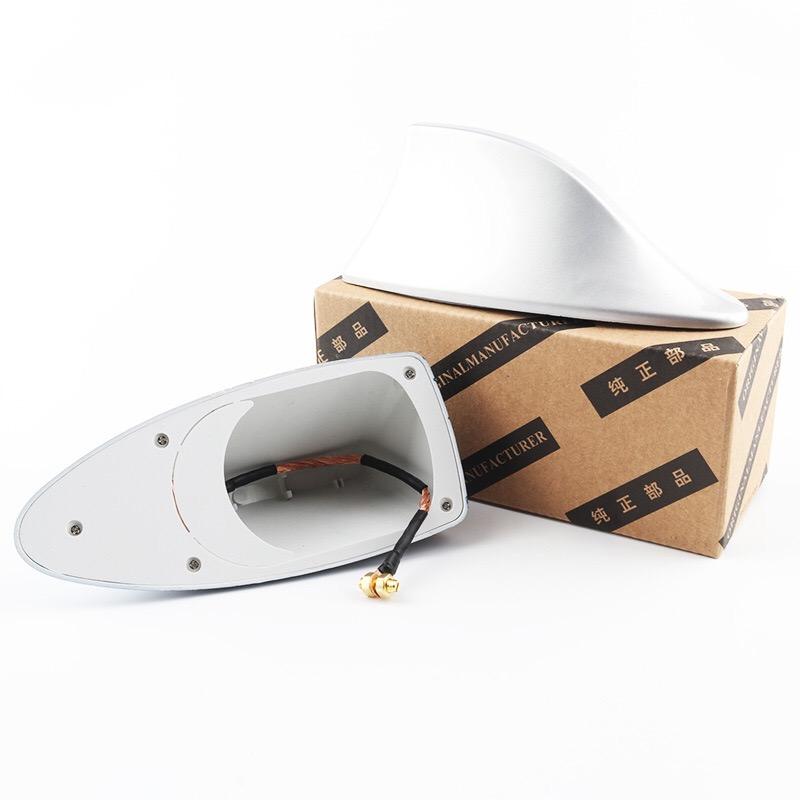 Wodoodporna uniwersalna antena samochodowa radiowa, antena dekoracyjna w kształcie płetwy rekina z podstawą z taśmą klejącą i funkcją radia FM/AM