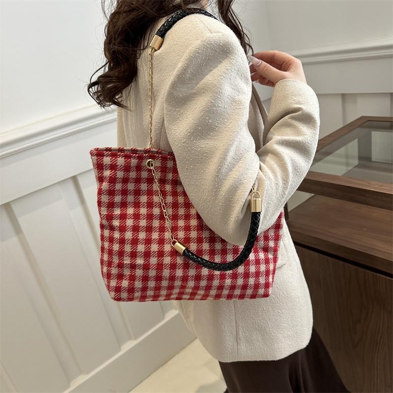 Fashionable Plaid Tote Bag For School And Daily Use With Soft Canvas Material