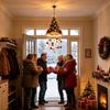 Christmas Indoor Lights LED Warm Glow Funny Festive Santa Hat Farmhouse Chandelier Decorative Lights For Dining Room Courtyard