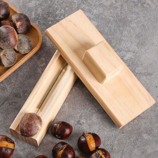 Chestnut Mouthpiece Macadamia Pecans Hazelnuts Opener Easy to Use Portable Lightweight Wooden Nut Cracker Tool