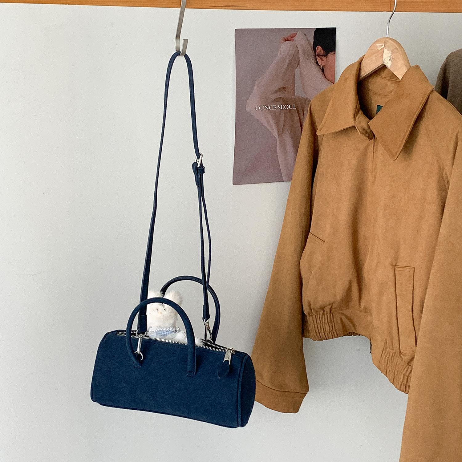 

Casual Faux Suede Women Handbags Barrel-Shaped Shoulder Bag Autumn and Winter Crossbody Bags for Women Small Clutch Purses