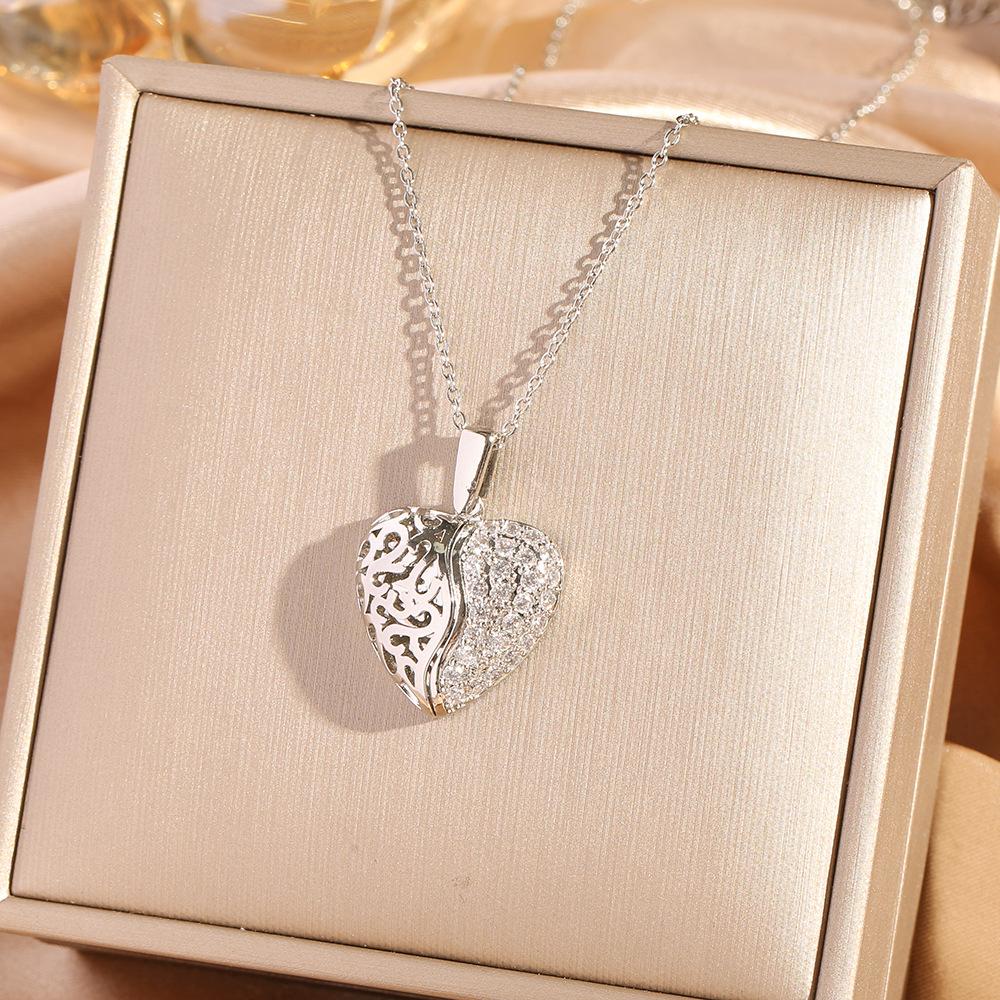 Four Leaf Clover Pendant Necklace For Women Fashionable Zircon Crystal Adjustable Chain Delicate And Versatile Jewelry