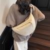 Large-capacity bag women's new casual shoulder messenger bag is now popular commuter dumpling bag