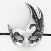 Maschera Cigno Nero con Corna Curve Fiammeggianti, Mascherata Veneziana Festa Halloween Carnevale Oggetto di Scena per Donne, Decorazione Elegante, Fascino Misterioso