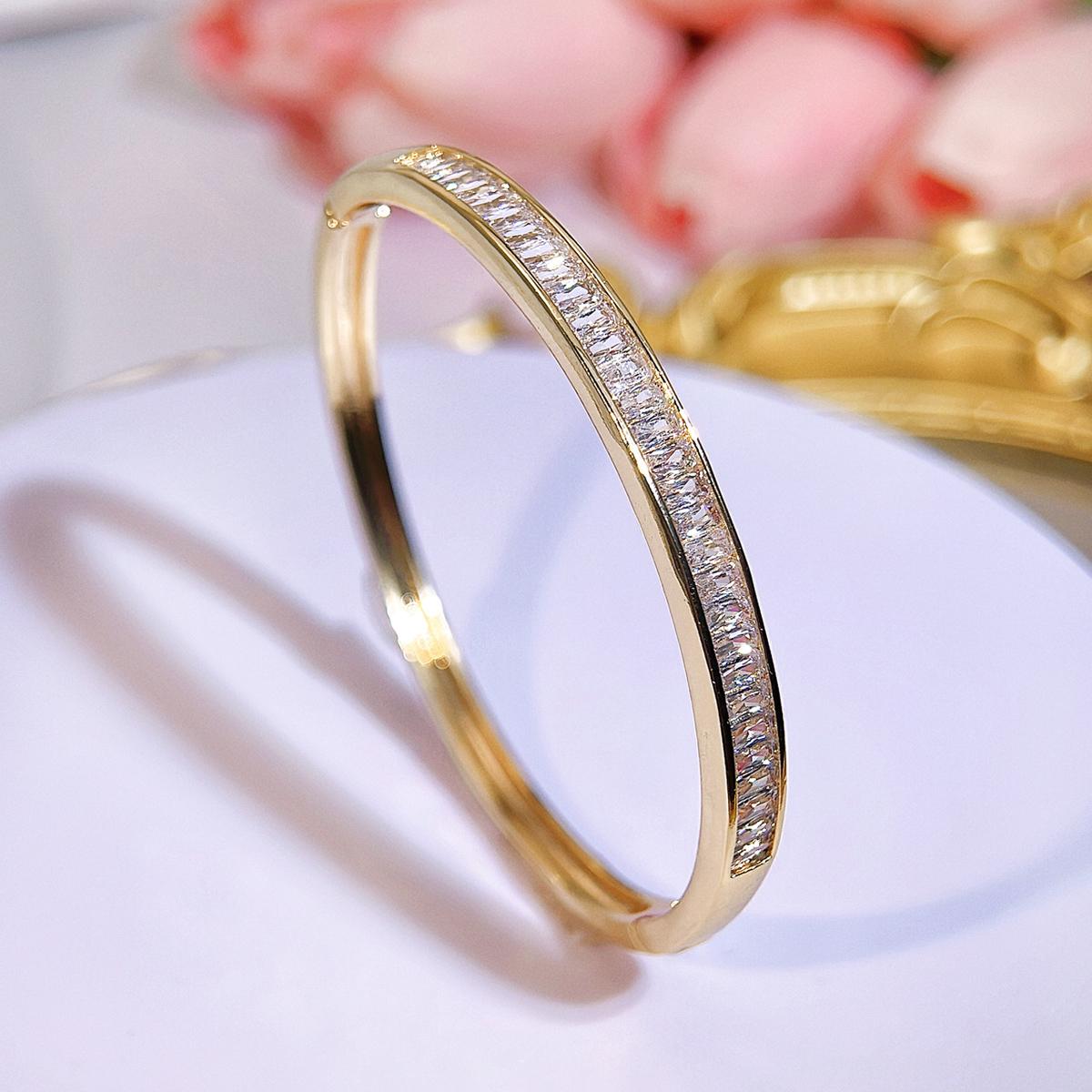 

WWJ Simple Bling Non-Fading Bracelet Womens Plain Ring Light Luxury High-Corp Golden Bracelets Bangles Zircon Buckle золотой