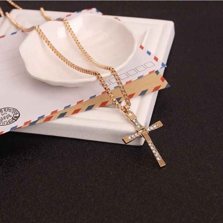 Men Cross Necklace Stainless Steel Cross Pendant Vintage Christian Necklace Fashion Jewelry Gift for Boyfriend Husband