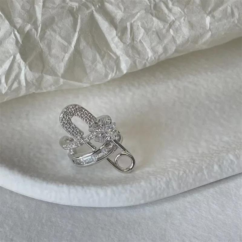 Sweet Diamond Star Clip-On Earrings: Light Luxury, No Piercing, Trendy Summer Design