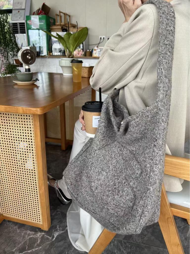 Korean Style Textured Wool Tote: Large-Capacity, Versatile Handheld/Shoulder Bag for Commuters