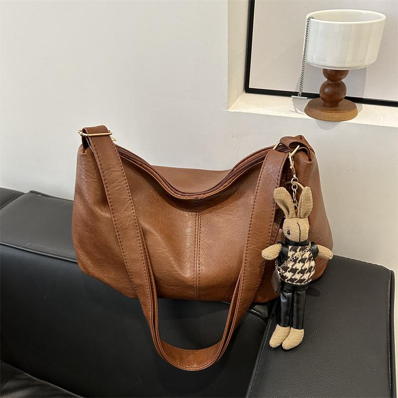 Soft leather large-capacity Korean version retro shoulder messenger bag 2025 early spring new versatile ins commuter tote bag tide