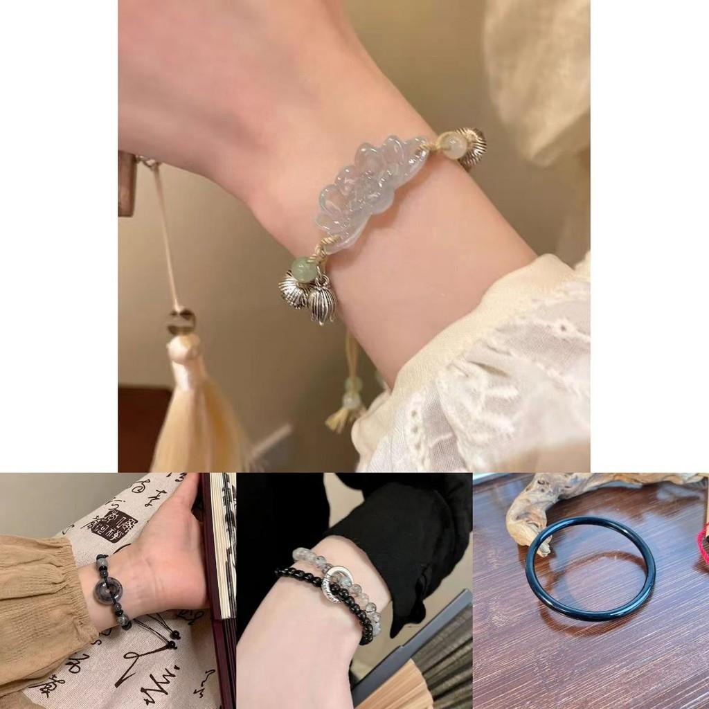 Chic Vintage Inspired Beaded Bracelet Featuring Sophisticated Geometric Shapes For Ladies