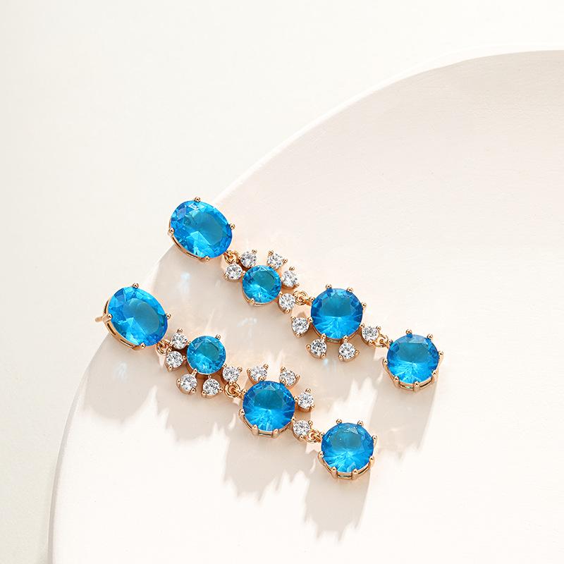 

Красочная серия сокровищ: картина маслом, придворный винтаж, нишевая элегантность, длинный блестящий сверкающий комплект с серьгами из искусственных драгоценных камней, серьги-гвоздики