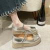A New Fashionable and Elegant Single-shoe Woman with Thick-soled Mary Jane Shoes