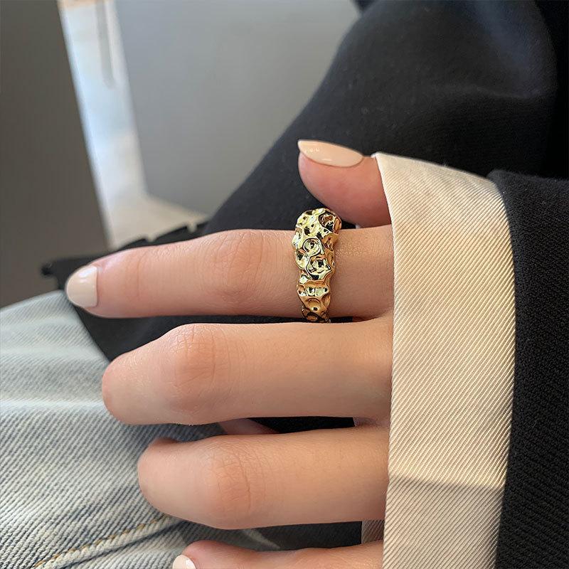 

Gold Contemporary White Plated Adjustable Ring With Trendy Geometric Hollow Design J1947