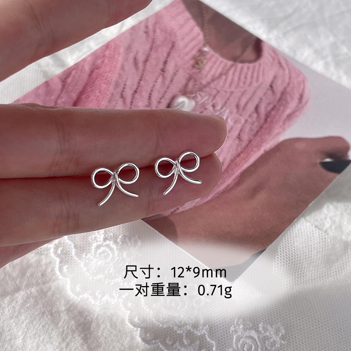 

Мори серьги-пусеты с маленькими свежими цветами и серебряными иглами, женские изысканные универсальные серьги с бантом любви, серьги высокого класса 925 silver needles