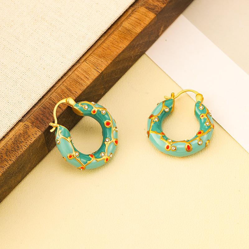 Women's Light Luxury Design Elegant Vintage Round Earrings Fashionable And Versatile Niche Design Ear Clip Daily Accessories