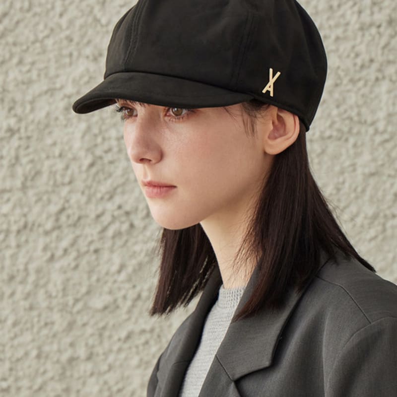 

VARZAR VA Кепка газетчика с шипами, свободного кроя, черная FREE