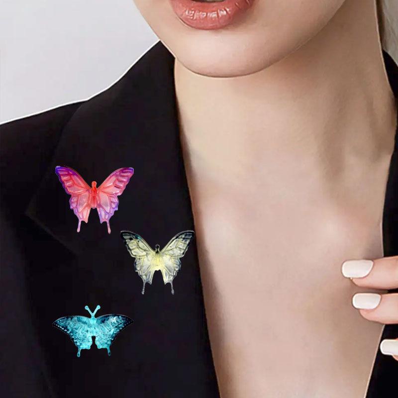 6 Styles Butterfly Pendant Kristall Epoxi Hartsform Örhängen Halsband Brosch Tillbehör Silikonform DIY Smycken Gjutverktyg