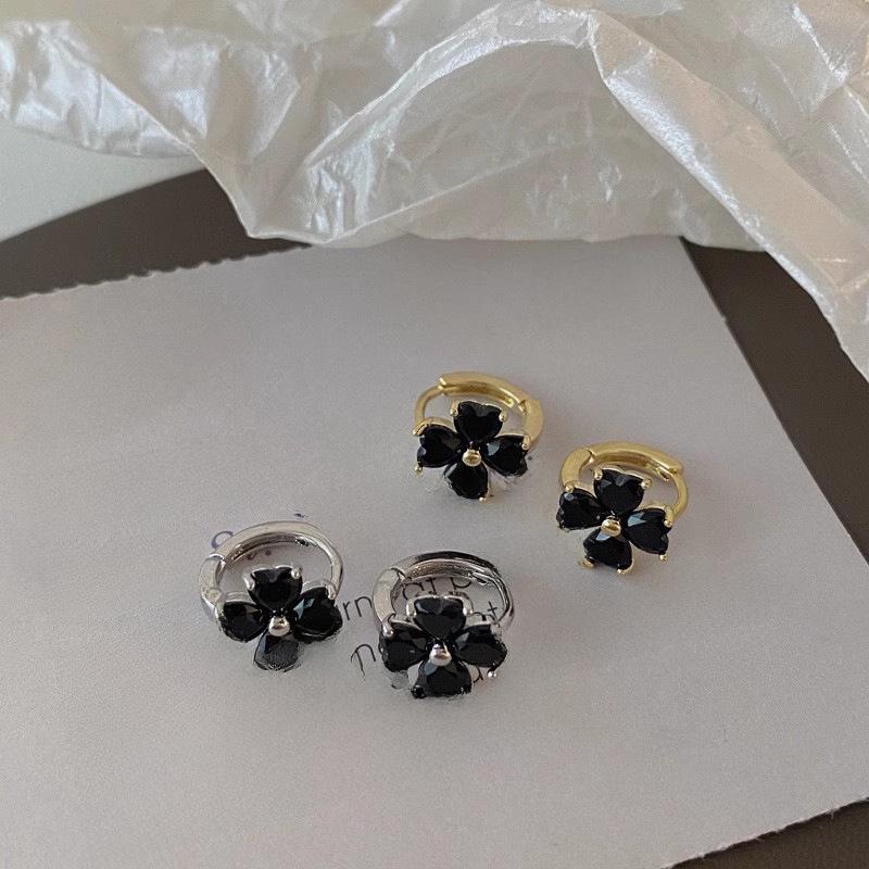 Korean Black Four-Leaf Flower Luxury Earrings