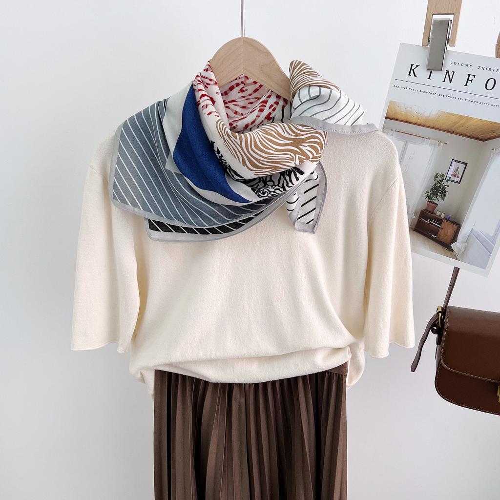 Spring And Summer Neck Protection Breathable Square Scarf Women'S Small Scarf Cotton And Linen Scarf Versatile High-End Temperament Triangular Scarf