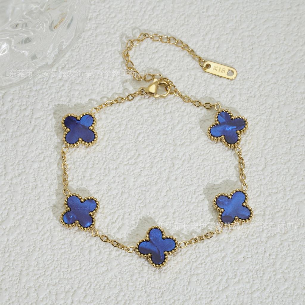 Kleeanhänger 18K Damenarmband Ein modisches und trendiges Glücks-Kleeanhänger-Armband