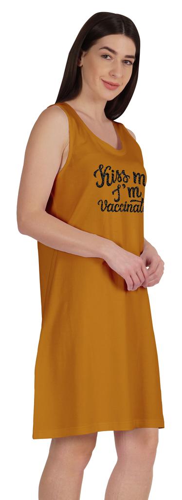 Inkmeso Kiss Me I  M Vaccinated T-shirt Funny Pro Vaccine Summer Scoop Neck