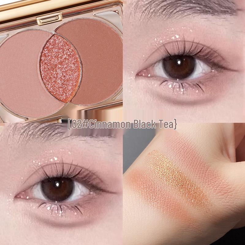

Winnie the Pooh Three-Color Shimmer Eyeshadow with Fine Glitter