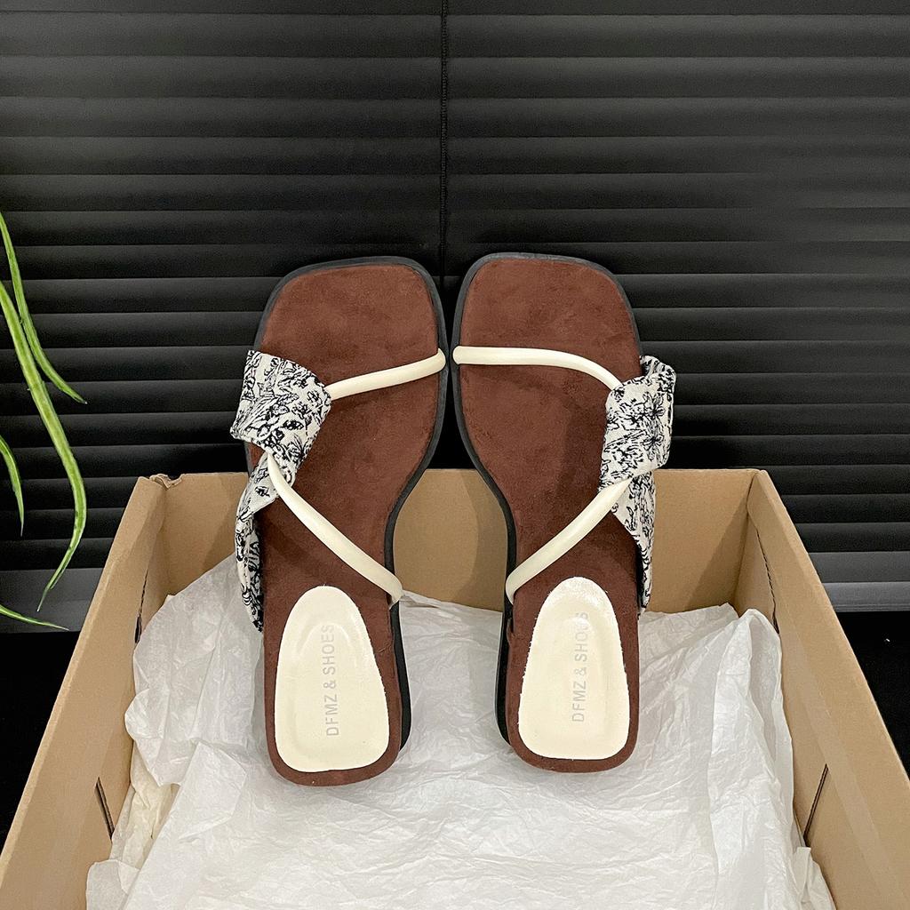 Internet celebrity explosion black retro one-word wedge slippers women's summer wear 2025 new non-slip premium sandals