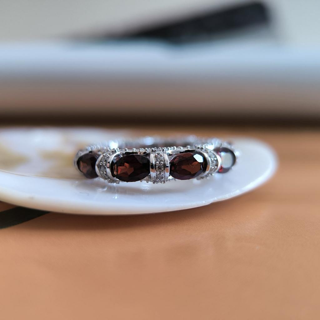 Серебряное кольцо с натуральным гранатом 7.076ct, вес изделия 5,26 гр (2204190)