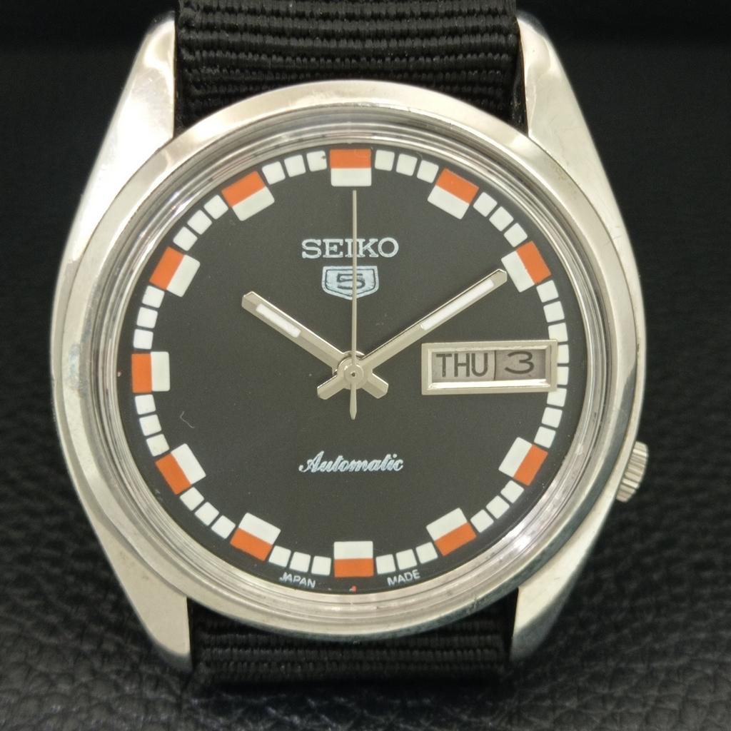 VINTAGE SEIKO 5 AUTOMATIC 7019A JAPAN MENS BLACK COLOR DIAL WATCH A708587-1