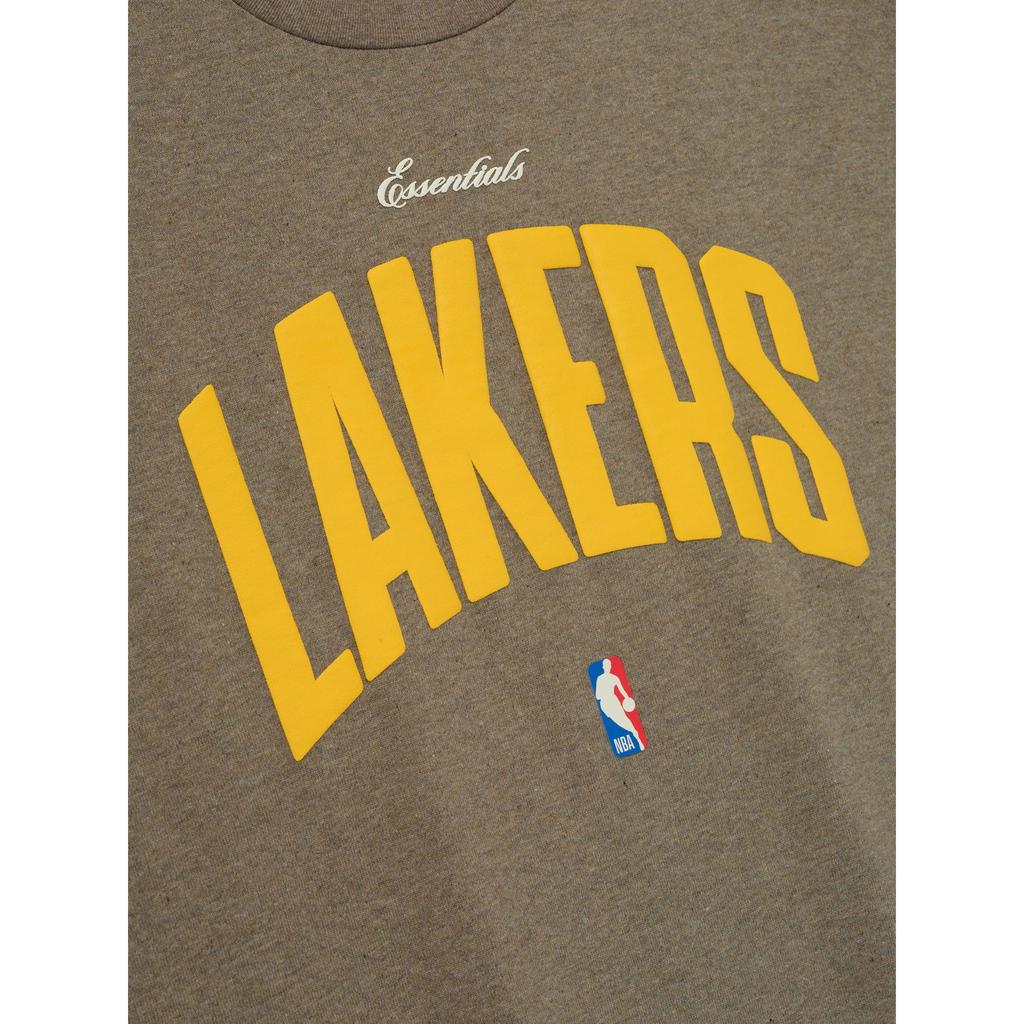 Fear of God Essentials NBA Lakers T-shirt anni '90 Homestead Heather Unisex Top Grigio 125NB252205F