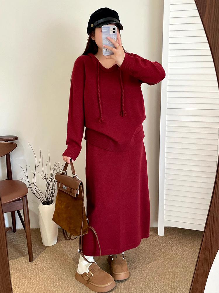Plus Size V-neck Hooded Sweatshirt & Skirt Two-Piece Set - 2025 Winter Casual Knitwear for Women