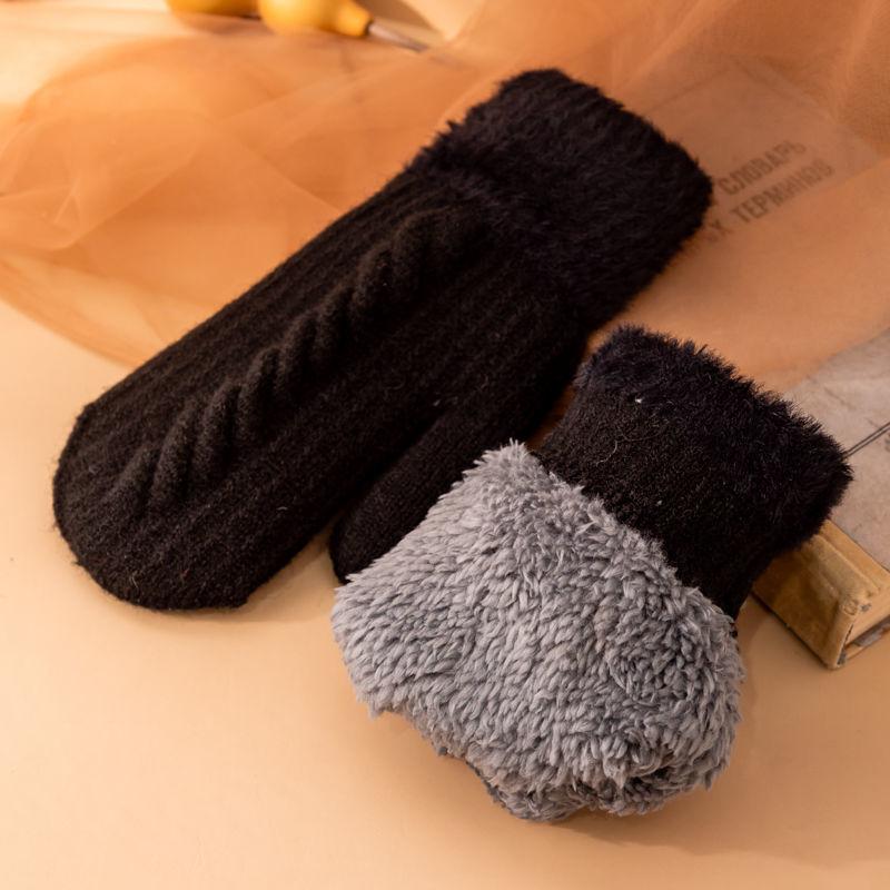 Warm Gloves Ladies Winter Korean Version Cute Plus Velvet Thickening Student Cycling Woolen Cold-proof Twist Gloves