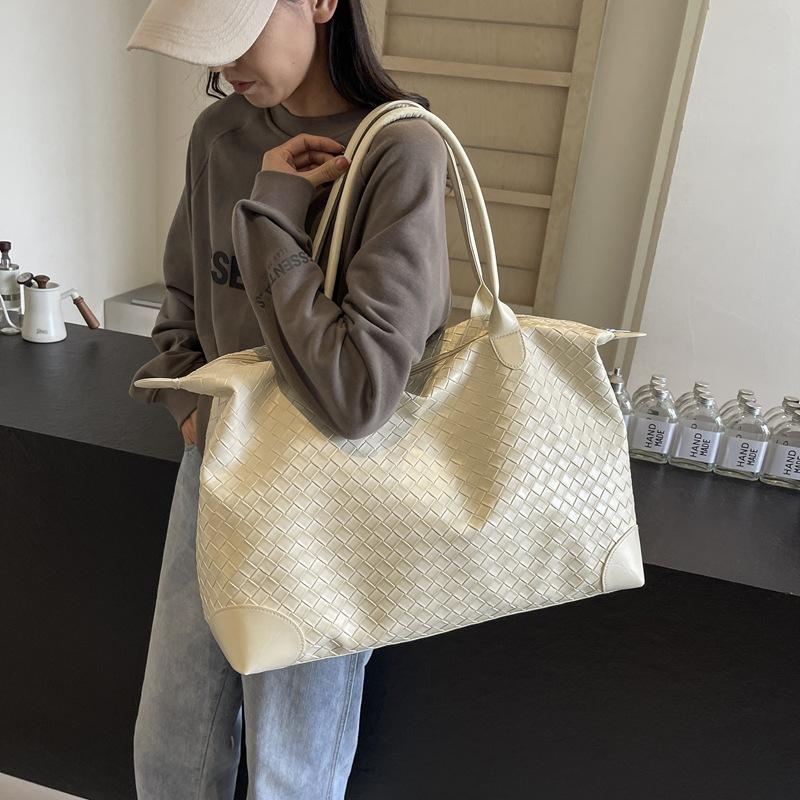 Fashionable and Casual Fake Woven Design Large-capacity Hand-held Travel Bag, Short Business Trip Light Clothing Storage Luggage Bag